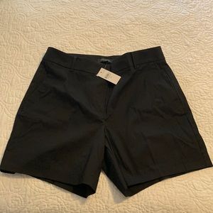 Ann Taylor black The Metro Short size 10 NWT